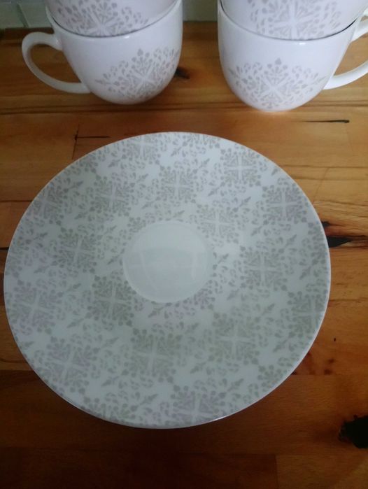 zestaw kawowy 12 elementów, dla 4 osób +talerzyki deserowe