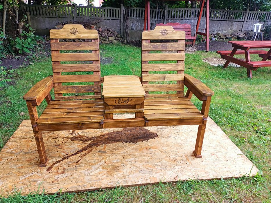 Ławka ogrodowa z stolikiem