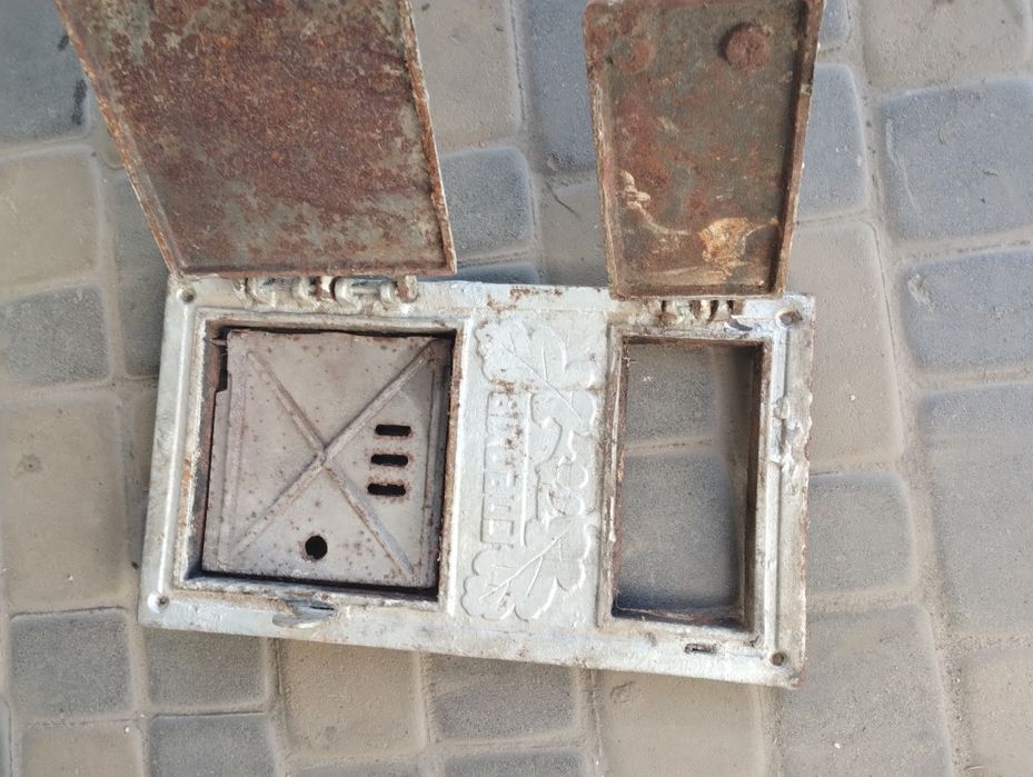 Дверцята кухні . піколка . пічки