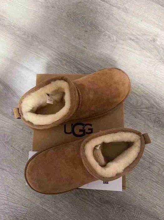 UGG Mini Lowmel 36