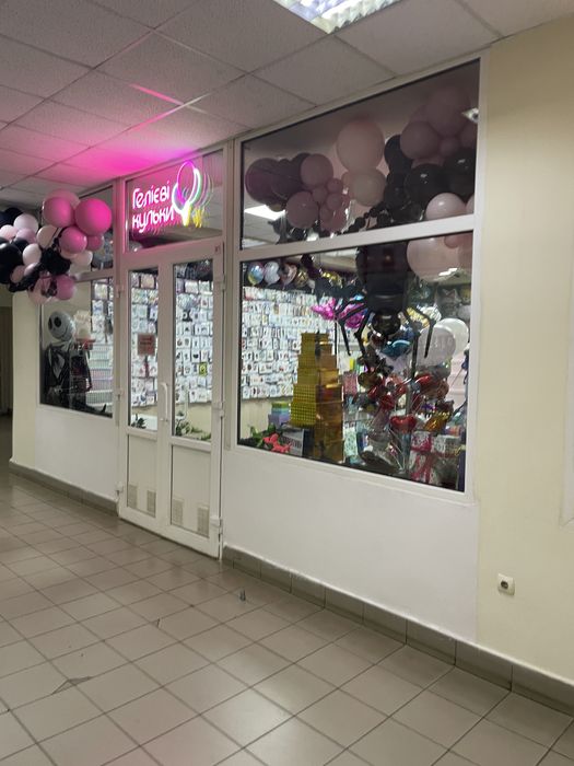 Продам магазин в торговому центрі