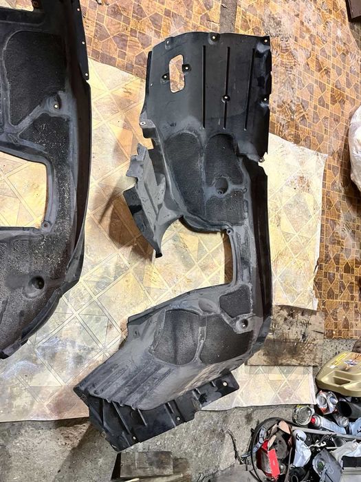 Передні підкрилки Е60