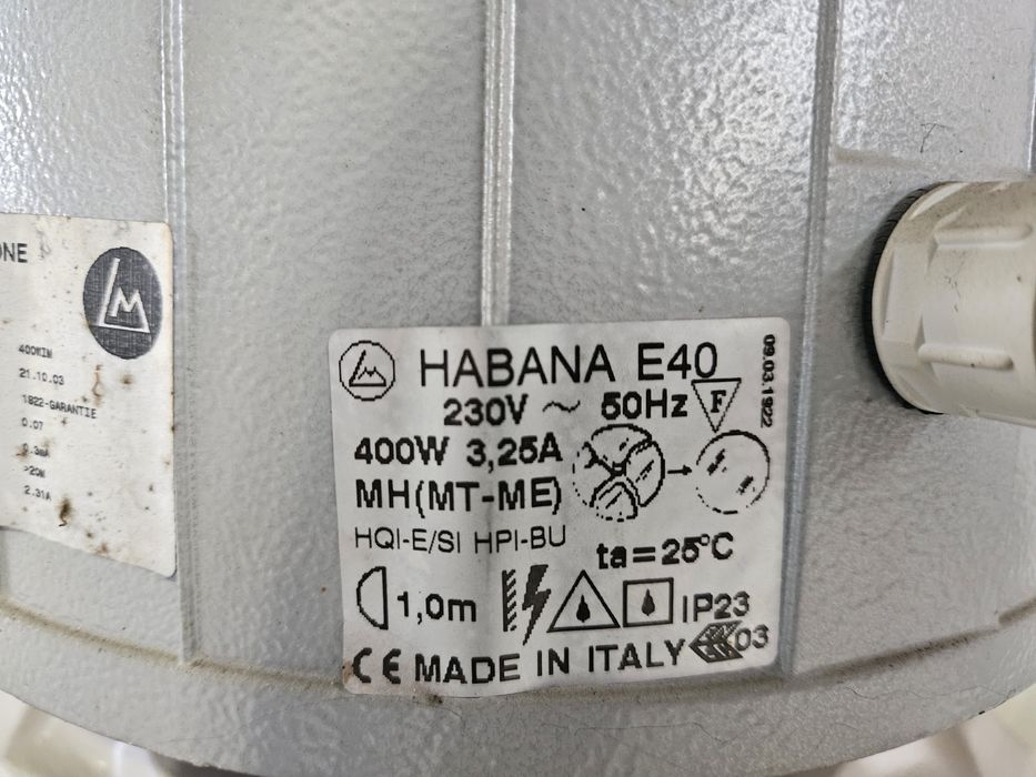 Iluminarias com lâmpadas436003219399004163