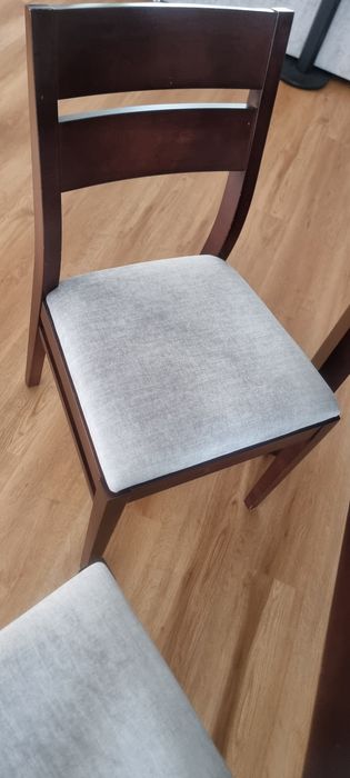 Mesa de sala extensível com 4 cadeiras