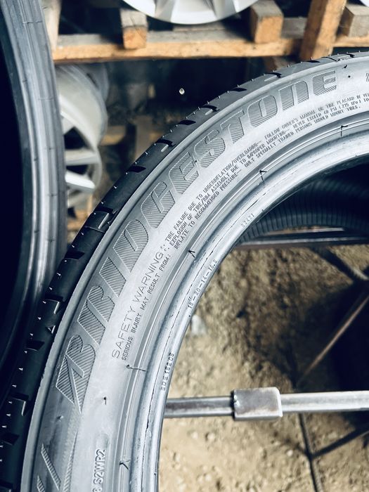 Шини Різноширокі Літні 225 45 18+255 40 18 Bridgestone PotenzaS001 4шт