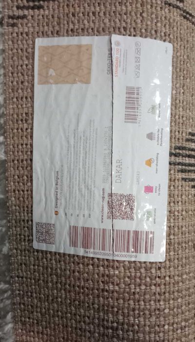 Tapete retangular cinzento