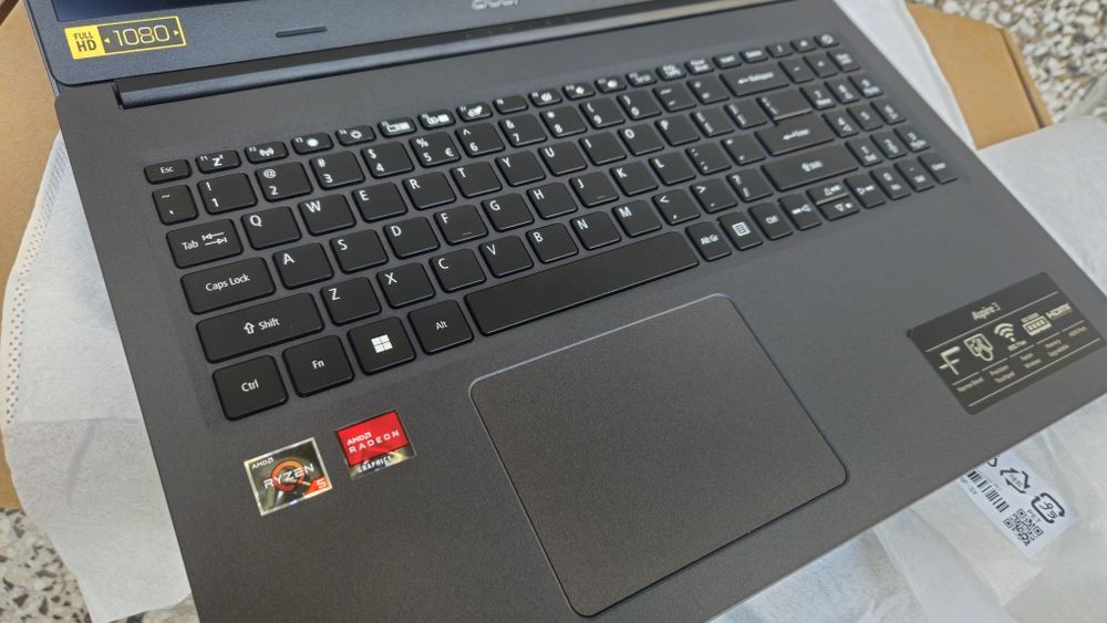 Laptop Acer Aspire 3 Ryzen 3500U Vega 8