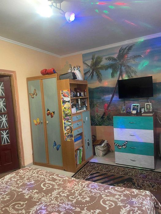 Житловий будинок та земельна ділянка 10 сот., м. Жовква