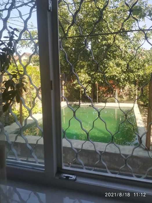 (13)Продам просторий 2-поверховий будинок в центрі с. Молодіжне.