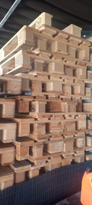 Europaletes - Pouco uso, com novas