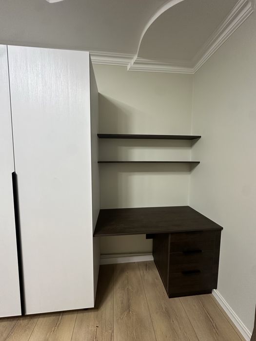 Шкаф+стіл стан нового