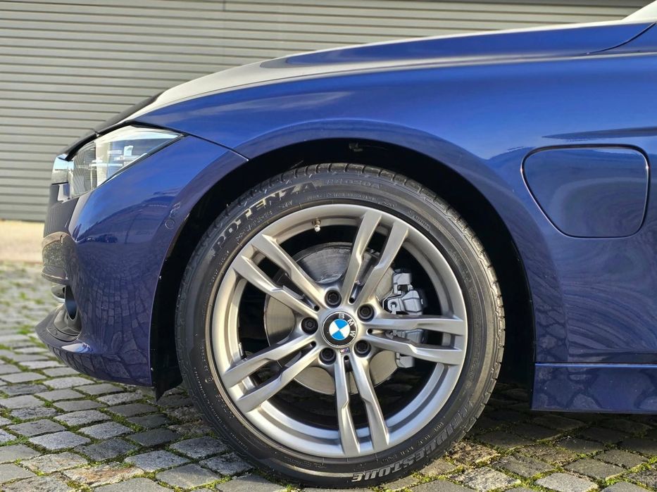 BMW 330 foto 3