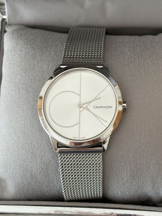 Relógio da Calvin Klein minimal prateado como novo