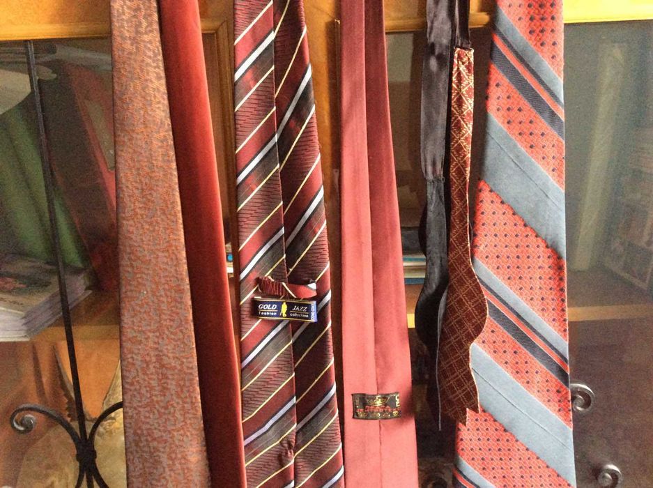 ПРОДАМ мужские галстуки