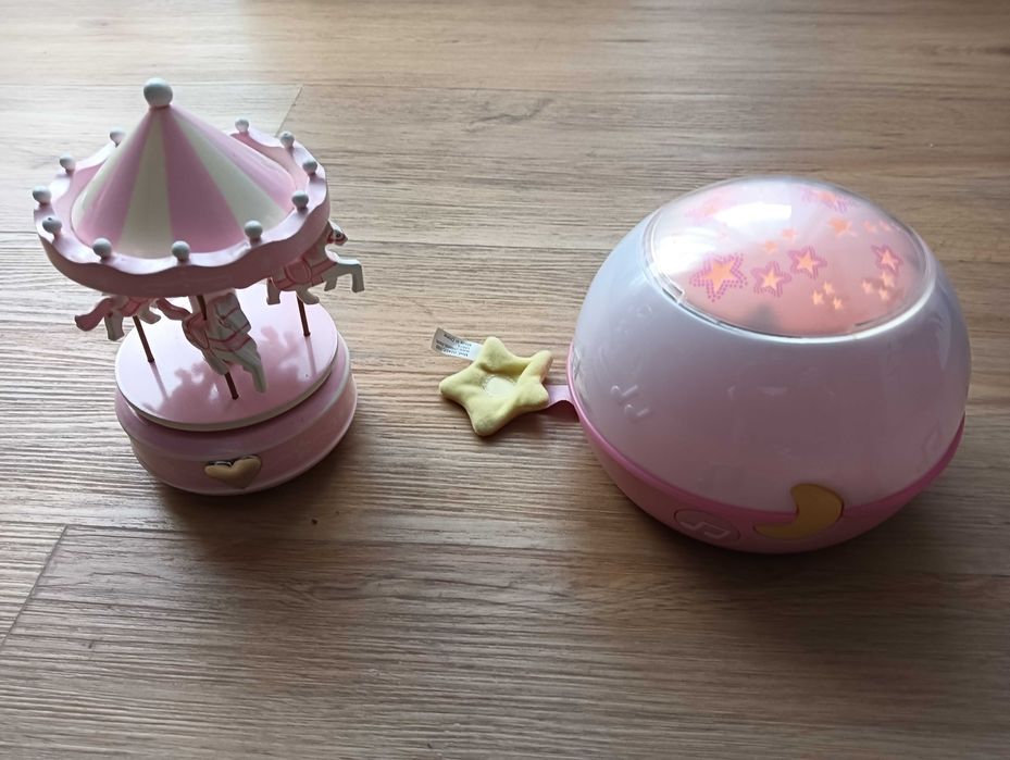 Carrossel com música e bola com luz e música