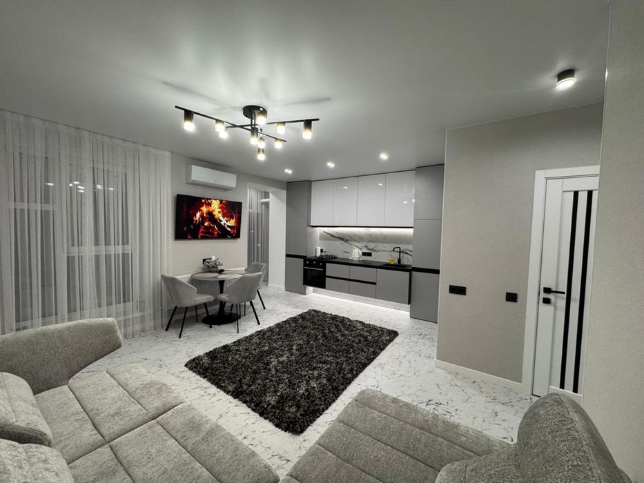 Однокімнатна квартира подобово, центр