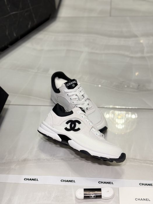 Sneakersy Chanel White