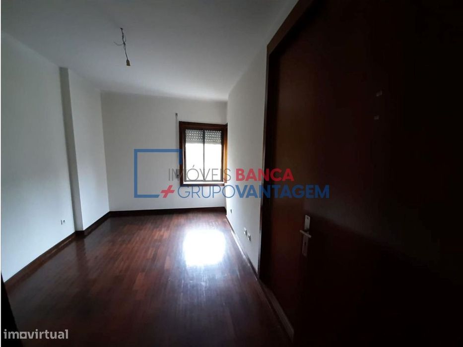 Apartamento T2 C/Varanda - Valongo