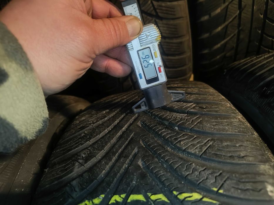 Opony zimowe uzywane 225 55 R17 Michelin 2022, 2020 rok 4 sztuki z159