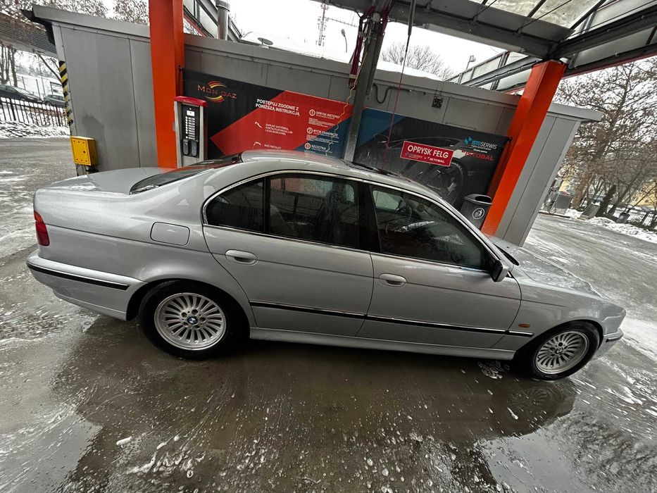 BMW E39 523i 1996