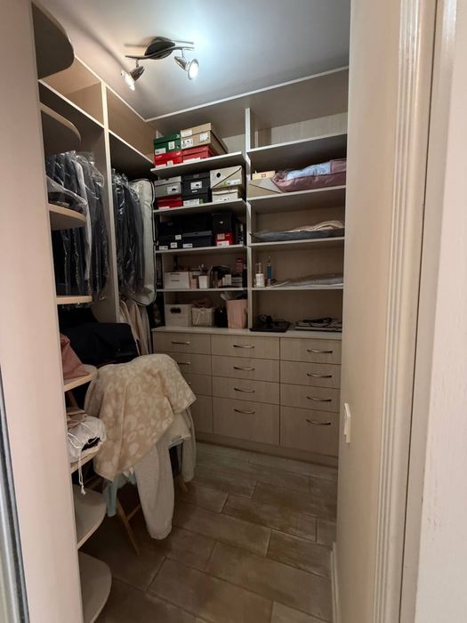 2 кімнати + кухня-студія у центрі біля парку та озера