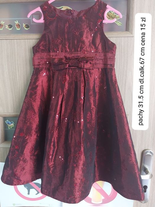 110.Sukienka elegancka atłas