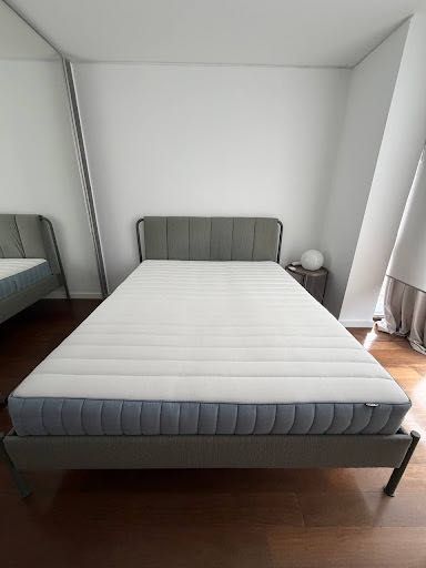 Cama e colchão (160x200) - segunda mão