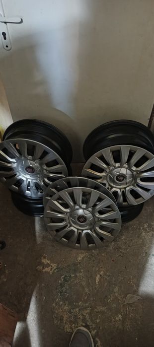 Felgi 15 z kołpakami Fiat