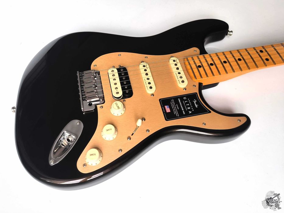 Fender® American Ultra Stratocaster® HSS '2023 Texas Tea w/case