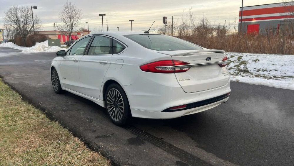 Ford Fusion Hybrid Titanium      2018