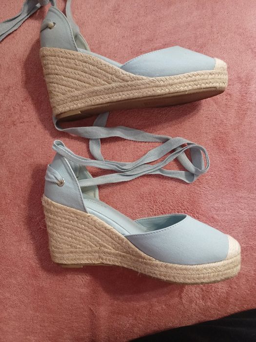 Espadryle wiązane na koturnie rozm.36