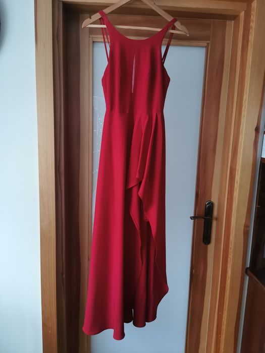 Długa czerwona asymetryczna sukienka z rozcięciem, XS