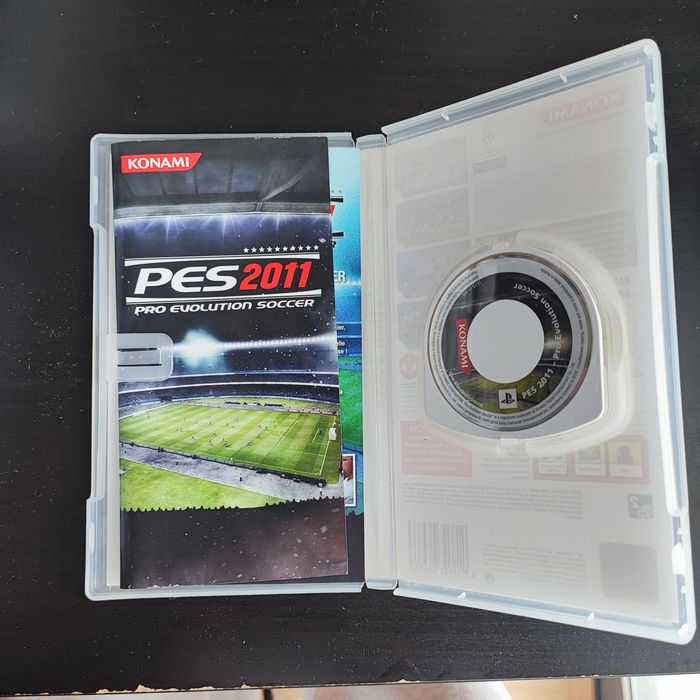 Jogo PSP PES2011 - PlayStation Portable