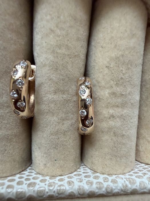 Золотые серьги с бриллиантами