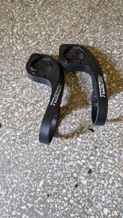 Uchwyty na licznik rowerowy Garmin.