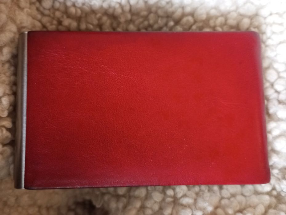 Визитница хорошего качества