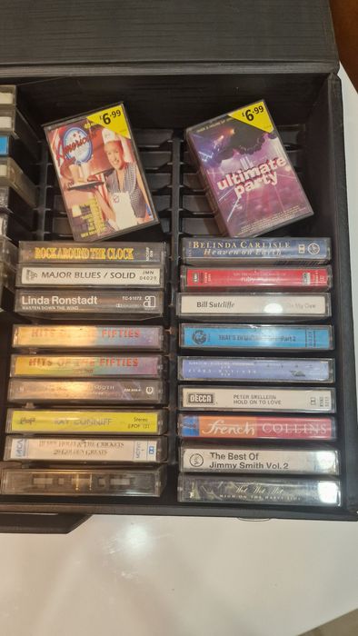 Porta cassetes áudio vintage incl. 50 cassetes