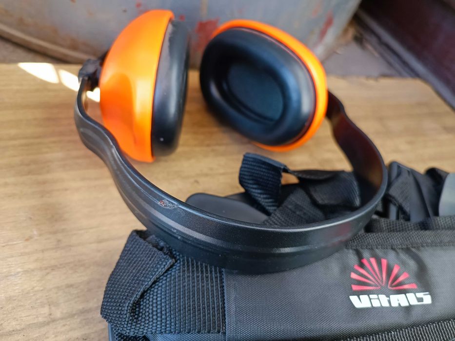 Ремінь мотокоси Vitals, навушники Stihl