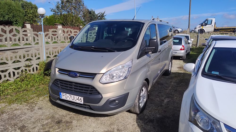 Wynajem busa 9 osobowy autolaweta