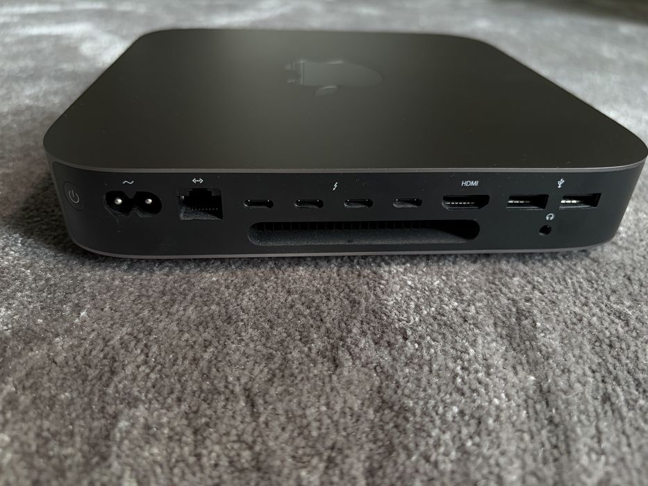 Mac mini 2018 128 GB SSD stan jak nowy