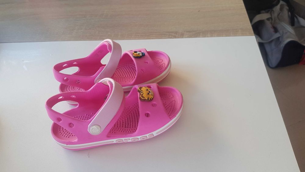 Vários tipos calçado como novos