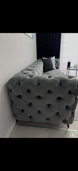 Sofa welurowa CHESTERFIELD na wymiar | szara | premium | stan bardzo dobry