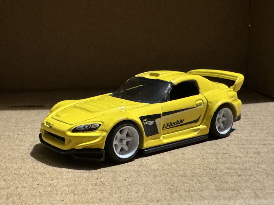 Hot wheels на резиновых колесах