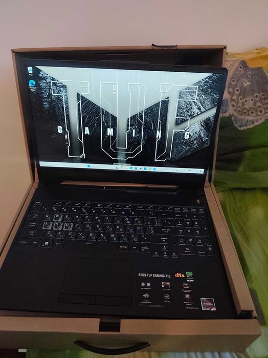 laptop ASUS TUF Gaming A15 FA506NC-R5165W.