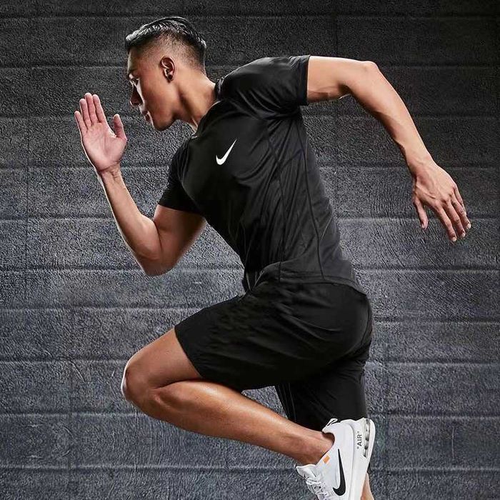 Комплект Nike 5 в 1 : Худі, Шорти, Рашгард, Футболка та Легінси.