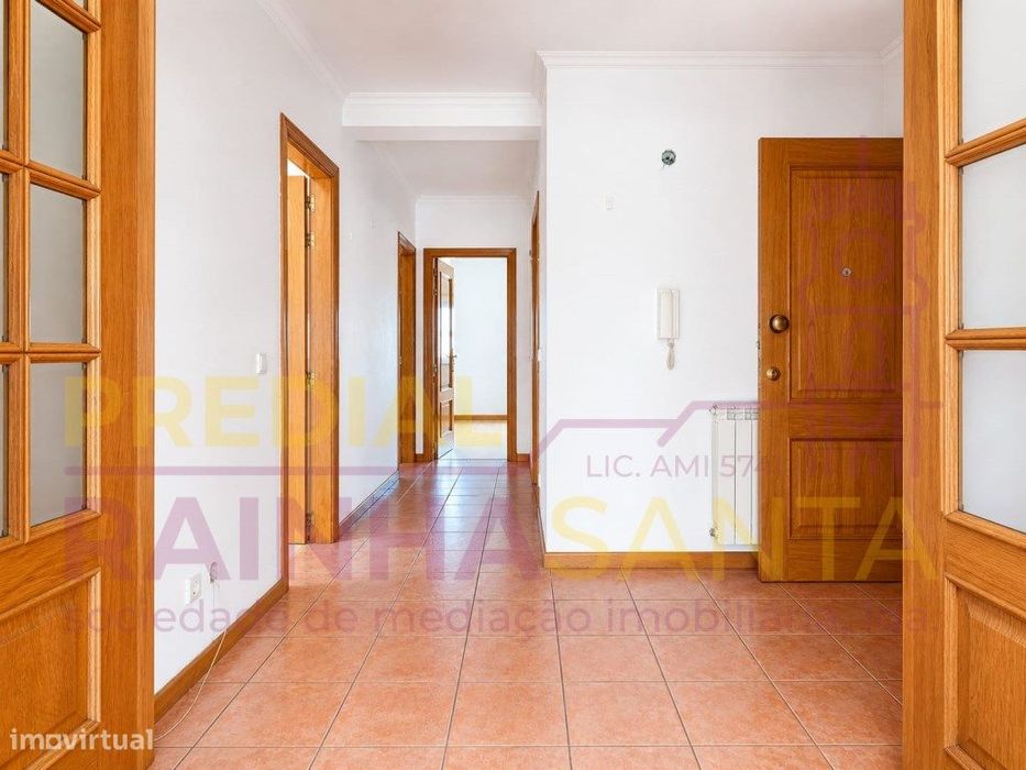 Apartamento T2 com Garagem em Box - S. Martinho do Bispo, Coimbra