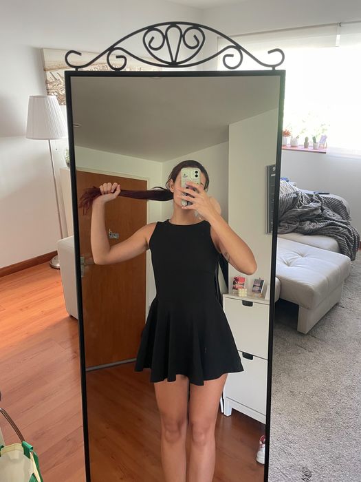Vestido preto rodado