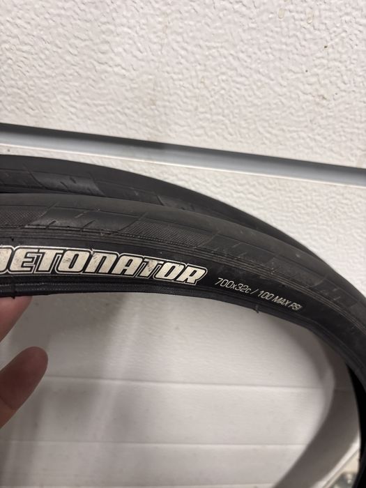 Opony zwijane Maxxis detonator 700x32c komplet 2 szt bdb stan
