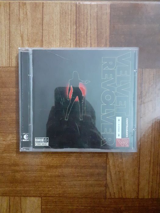 Velvet Revolver, contraband