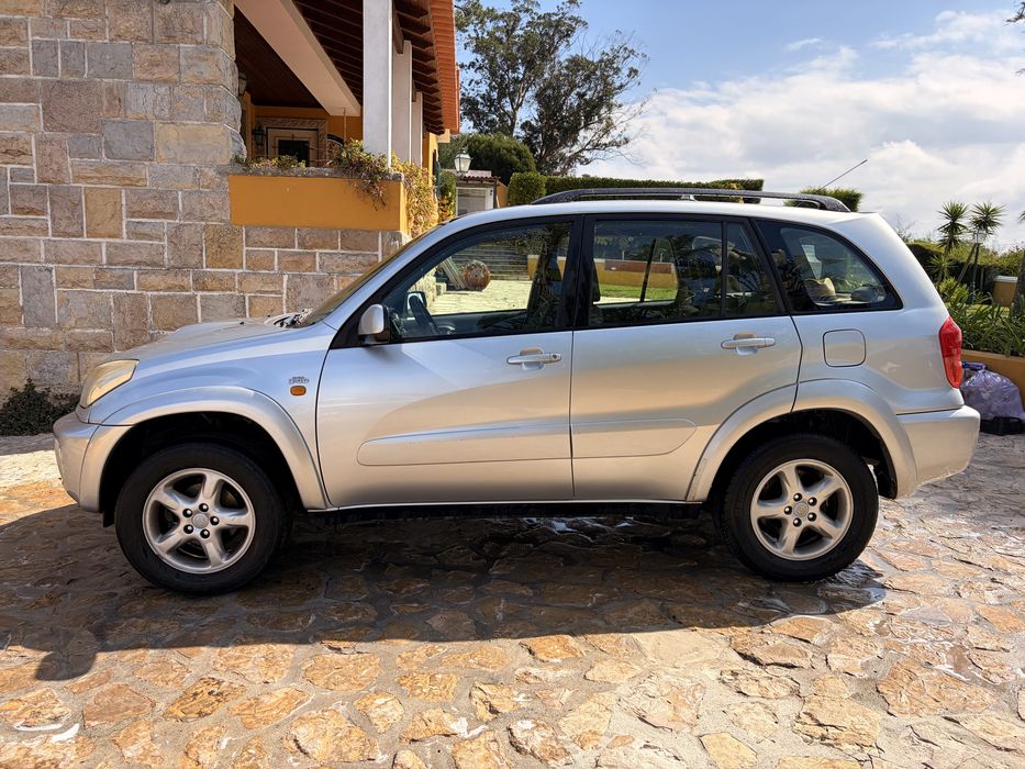 Toyota RAV4 2.0 D-4D 4x4 (2003) - Excelente Estado